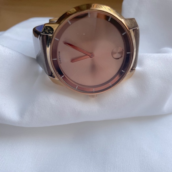 Movado Bold Rose Gold Watch - Picture 4 of 5